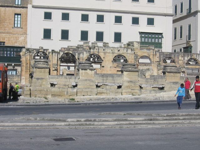 The ruins of the Opera House, in 2006. Author: Masturbius CC BY-SA 3.0