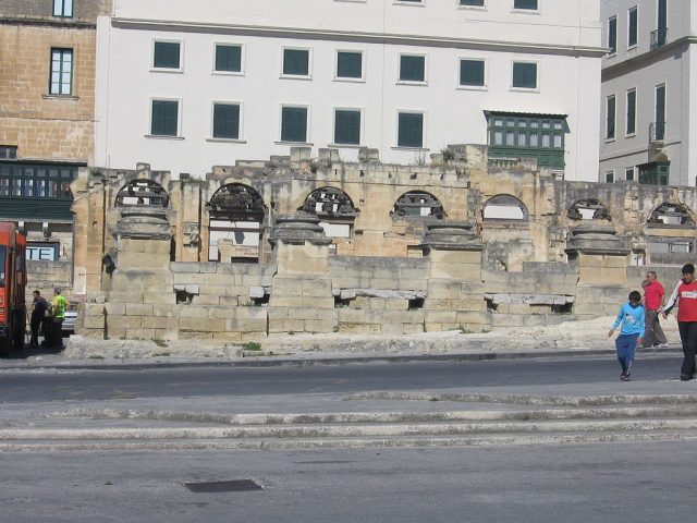 The ruins of the Opera House, in 2006. Author: Masturbius CC BY-SA 3.0