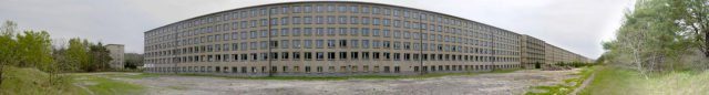 Panoramic view of a block’s seaward side. Author: R. Weber CC BY-SA 2.5