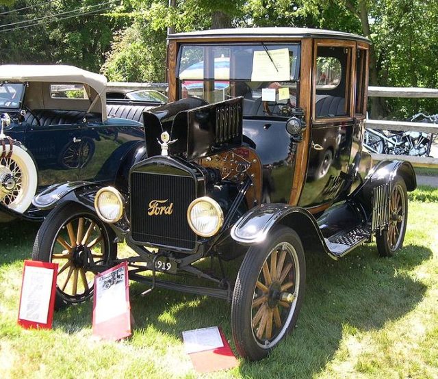 1919 Ford Model T Highboy Coupe. Author: Sfoskett CC BY-SA 3.0