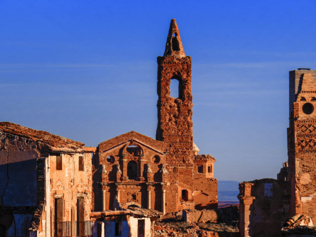 San Martín de Tours church, in the old town of Belchite.Author: Phil Fiddyment CC BY 2.0