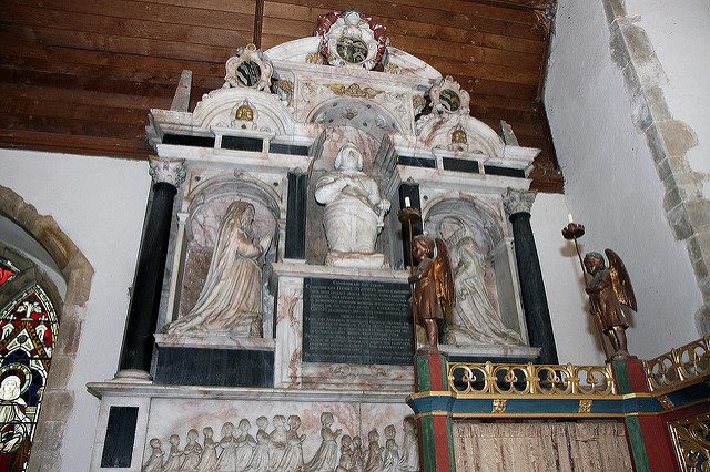 17th-century monument to Sir Thomas Playters sculpted by Edward Marshall. Author: Brokentaco CC BY 2.0