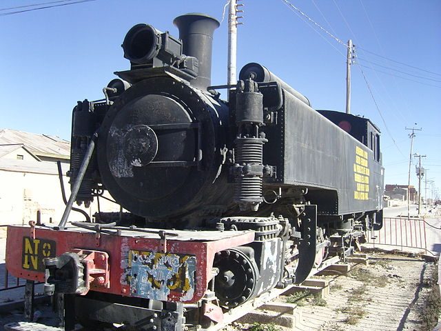 Uyuni train graveyard. Author: Jduranboger CC BY-SA 3.0
