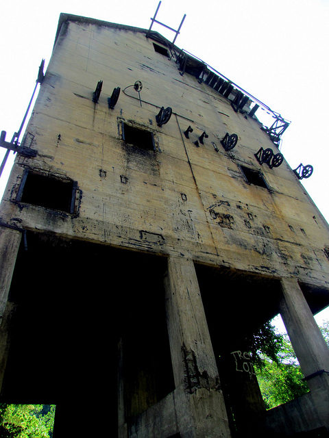 Coaling Tower – Thurmond, West Virginia.Author: bobistraveling CC BY 2.0