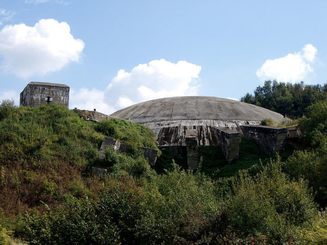 Exterior view of la Coupole – The Dome. Author: Clare Wilkinson CC BY 2.0