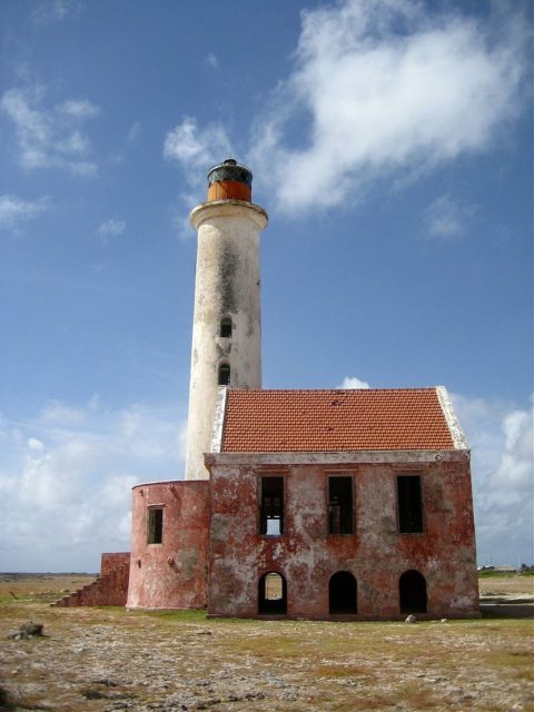 Photograph of the only building on Klein Curaçao, a lighthouse. Mjhagen – CC-BY 3.0