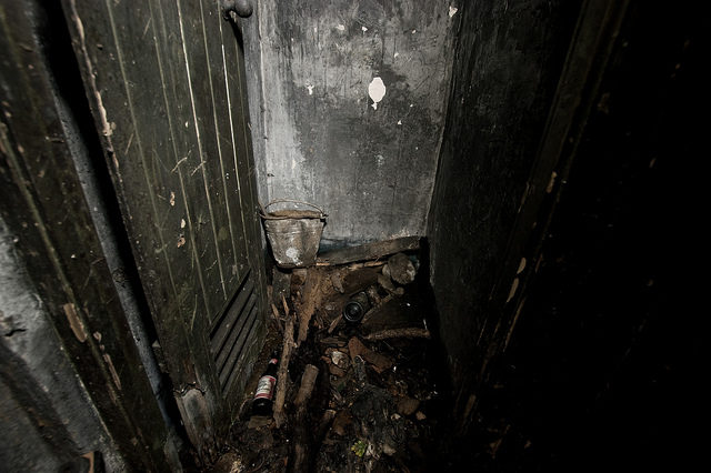 Inside the ruined Culham ROC Post.Author: True British Metal CC BY-NC-SA 2.0