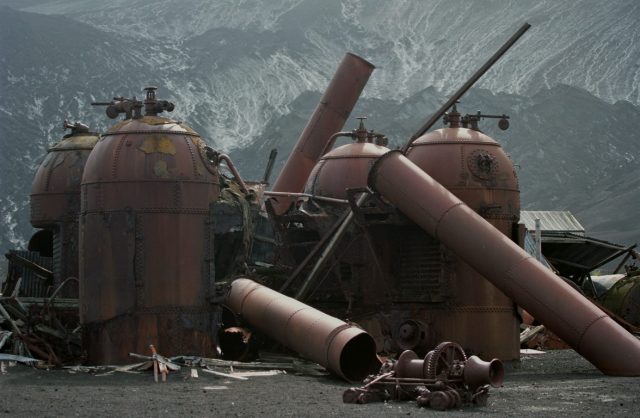 Remains of the whaling station’s boilers. Author:  Jerzy Strzelecki CC BY 3.0