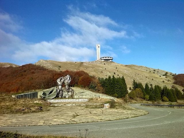 Buzludzha & Torch Monument. Author: BeIT CC BY-SA 4.0