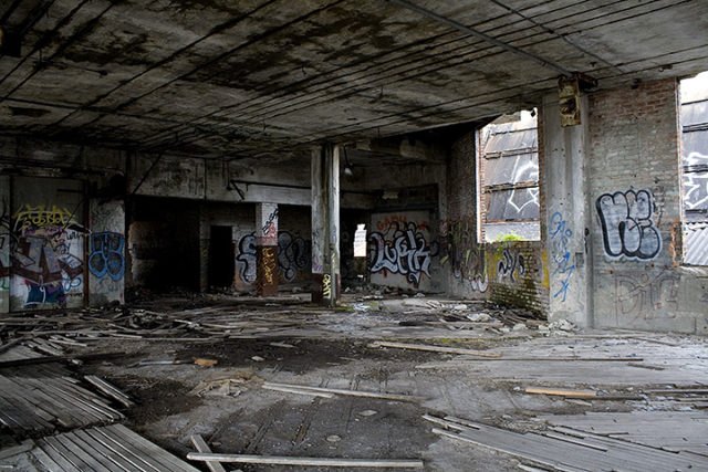 Interior, taken October 12, 2009. Author: Csmcm CC BY-SA 3.0