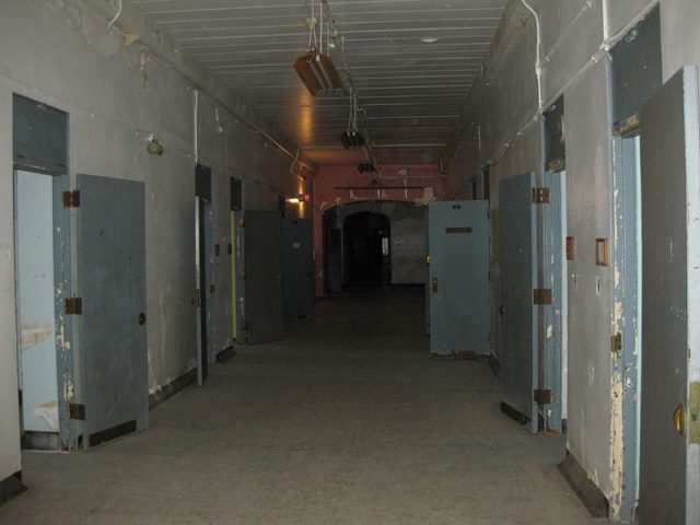 Men’s Ward F Hallway.Author: Richie Diesterheft CC BY 2.0