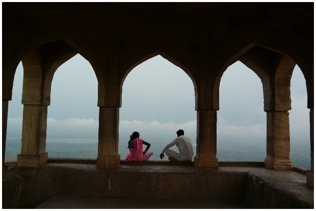 Rupmati’s Pavilion – Looking down onto the plains and Narmada river. Varun Shiv Kapur CC BY 2.0