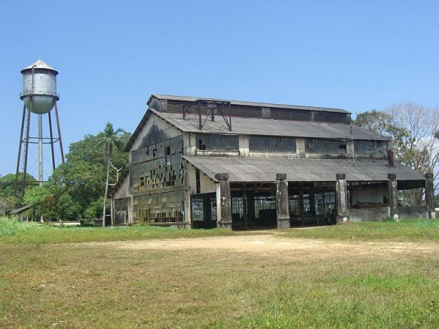 Water tower and main warehouse building. Author: (WT-shared) CC BY-SA 3.0