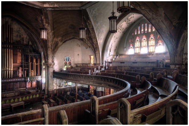 The Woodward Avenue Presbyterian Church in Detroit, Michigan. Built in 1911 in the Gothic revival style, it is now abandoned and has fallen into disrepair. However, the structure still stands. Rick Harris CC BY 2.0