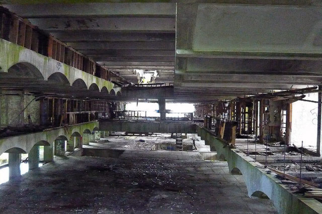 A wide shot of the interior. Author: Mad4brutalism CC BY-SA 3.0