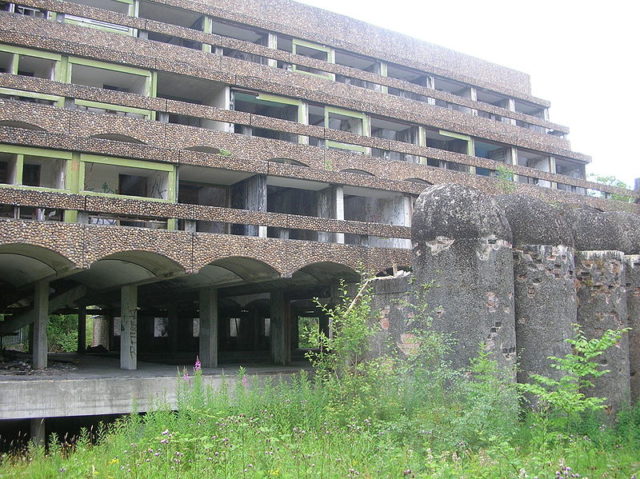 Main block with terraced rooms at St Peter’s Seminary. Author: Maccoinnich CC BY-SA 3.0