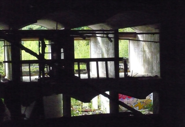 View of the seminary from one side to the other.Author: Mad4brutalism CC BY-SA 3.0