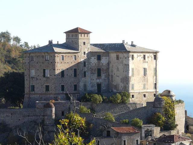 The castle built by the Del Carretto family. Author: Davide Papalini CC BY-SA 3.0