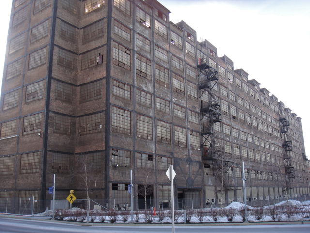 One of the few buildings that have been preserved. Author: CyberXRef CC BY-SA 3.0