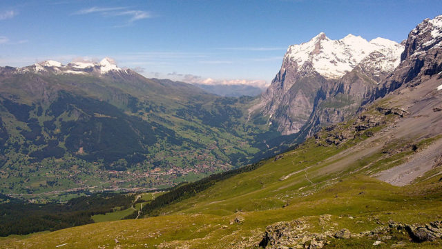 Grindelwald from above. Author: Cristo Vlahos CC BY-SA 3.0