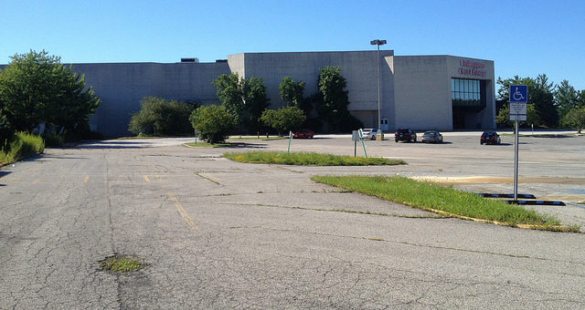 Burlington Coat Factory – Randall Park Mall.Author: Mike Kalasnik CC BY-SA 2.0