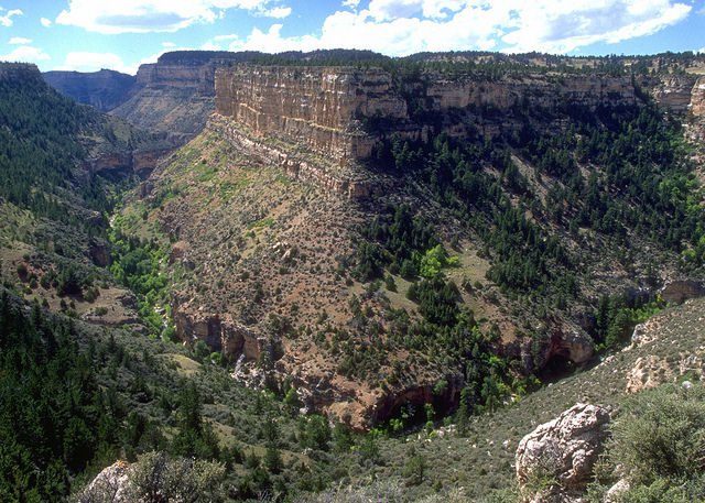 The Hole-in-the-Wall is a spectacularly scenic part of the Old West. Author: Bureau of Land Management CC BY 2.0