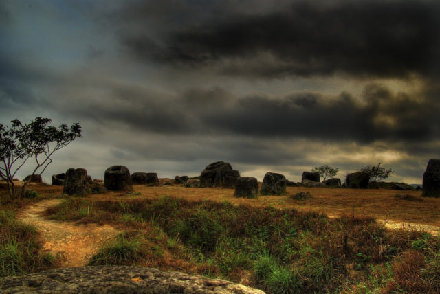 Plain of Jars on a cloudy day. Author: Peverus CC BY 2.0