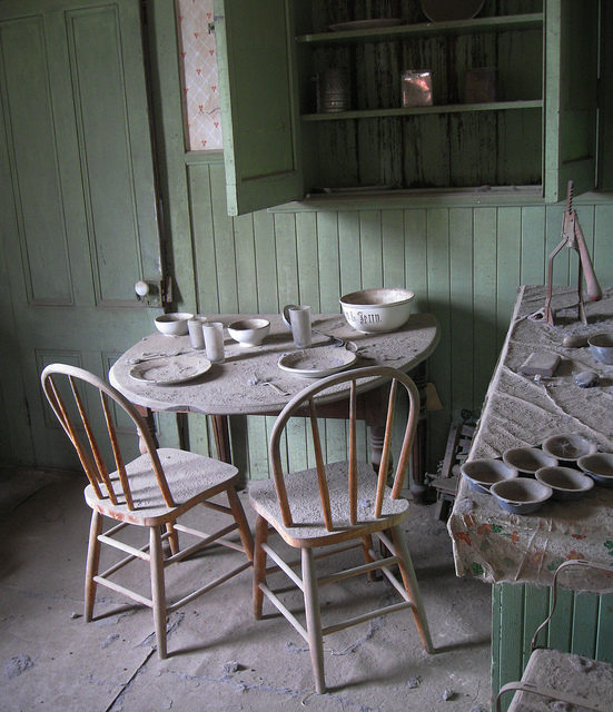 A dining table set for two – Bodie, California – By Nick – CC BY 2.0