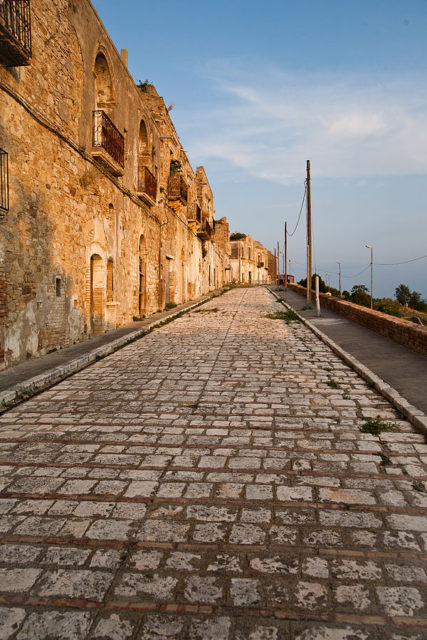 Street of Craco. Author: Andrea Tomassi CC BY-SA 2.0