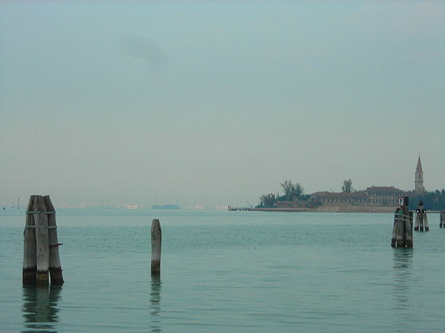 Panoramic view of the island of Poveglia. Author: Angelo Meneghini CC BY 3.0