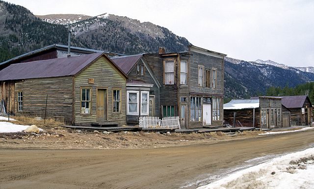 St. Elmo ghost town, Colorado, Rocky Mountains. Author: Darekk2 CC BY-SA 3.0