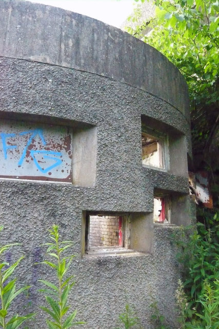 Exterior view of part of the building’s structure. Author: Mad4brutalism CC BY-SA 3.0