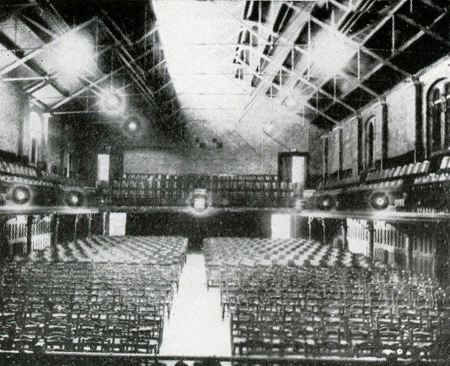 The Baths Cinema, Bishopston, Bristol, 1923.Author: brizzle born and bred CC BY-ND 2.0