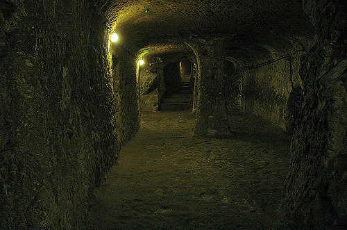 Dark but safe tunnels. Author: Elena Pleskevich CC BY-SA 2.0