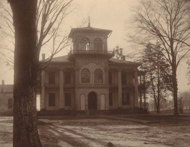 The Drish House in 1911, while still intact.