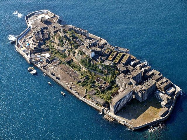 Hashima Battleship Island. Author: kntrty CC BY 2.0