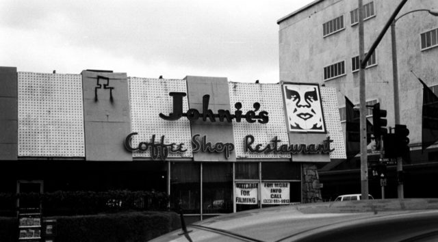 Johnie’s Coffee Shop Restaurant, 2006. Author: JohnnyRokkit CC BY-SA 2.0