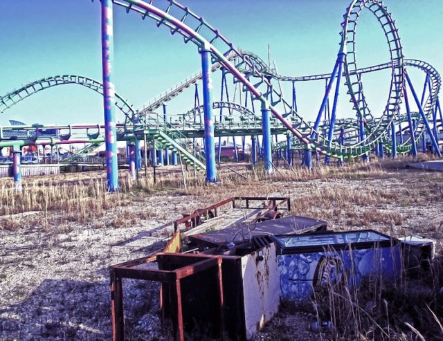 Six Flags New Orleans abandoned. Author: Keoni 101 CC BY 2.0