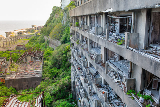 The School on Gunkanjima. Author: Jordy Meow CC BY-SA 3.0