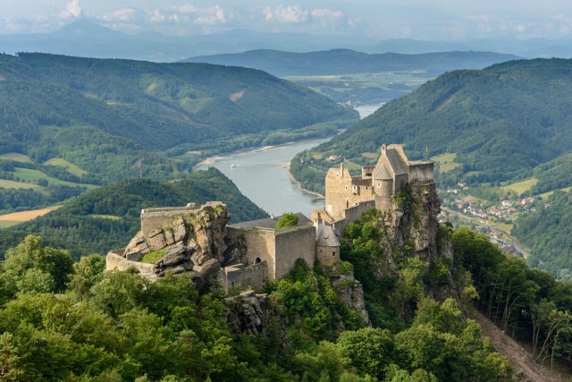 Castle ruins of Aggstein, Wachau, Lower Austria. Author: Uoaei1 CC BY-SA 3.0