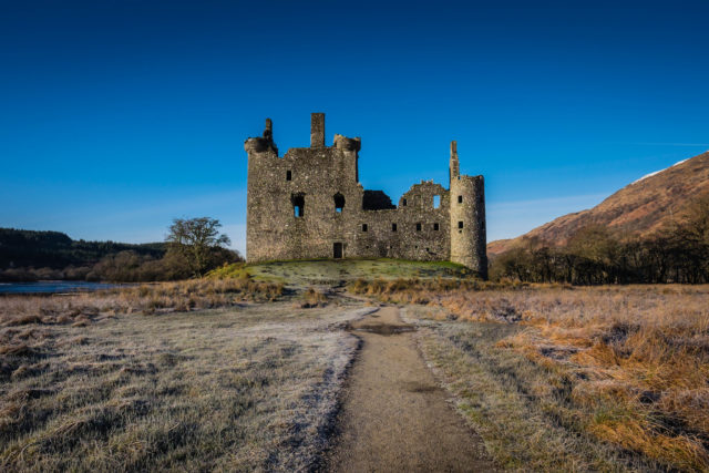 The path to Kilchurn Castle. Ian Dick, CC BY 2.0