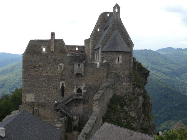 Burgruine Aggstein main chambers. Author: Tauralbus CC BY 2.0