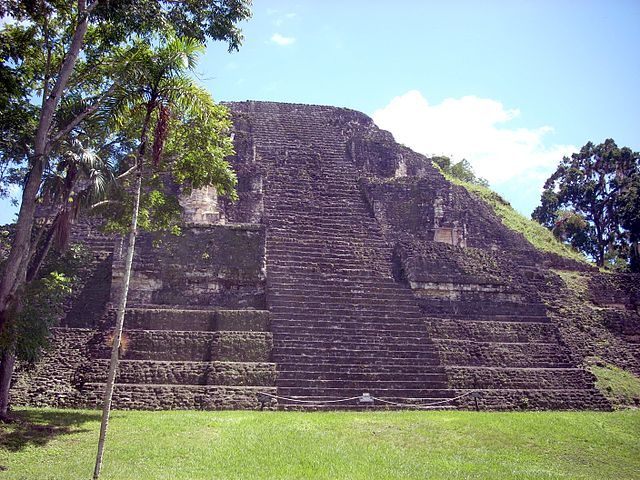 The Lost World Pyramid in the Mundo Perdido complex. Photo credit: Simon Burchell, CC BY-SA 3.0