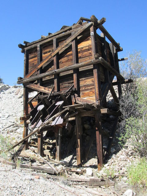 An ore chute at the Bonanza Mine. Author: The Old Pueblo CC BY-SA 4.0