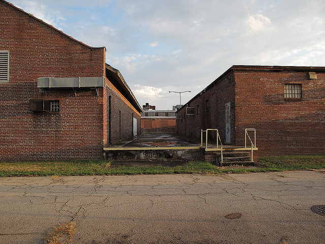 Empty prison yard. Author: Scorchedearth CC BY-ND 2.0