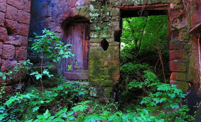 Abandoned Tocco Caudio. Photo Credit: Gianfranco Vitolo, CC BY 2.0