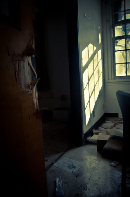 Breaking or Entering at its finest. Photo Credit: Stuart McAlpine, CC BY 2.0