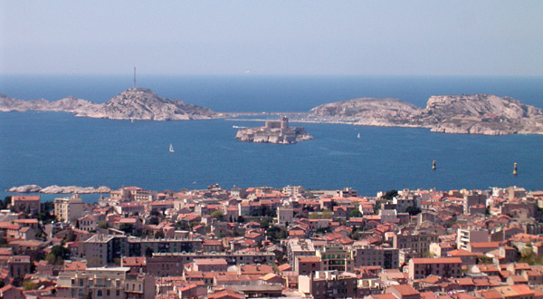 The Château d’If and neighboring offshore islands seen from Marseille.