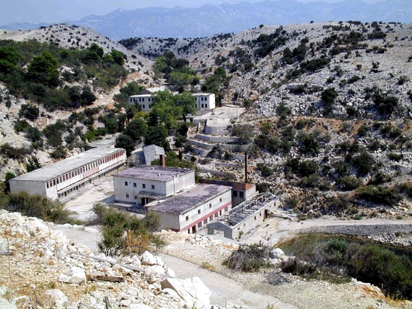 The abandoned prison on Goli otok. Pokrajac, CC BY-SA 3.0