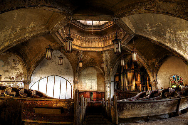 In 2010, the church fell into despair. Photo Credit: Rick Harris, CC BY-SA 2.0